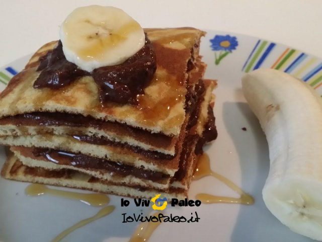 Colazione Paleo Dolce con Pancakes e Crema di Cioccolato